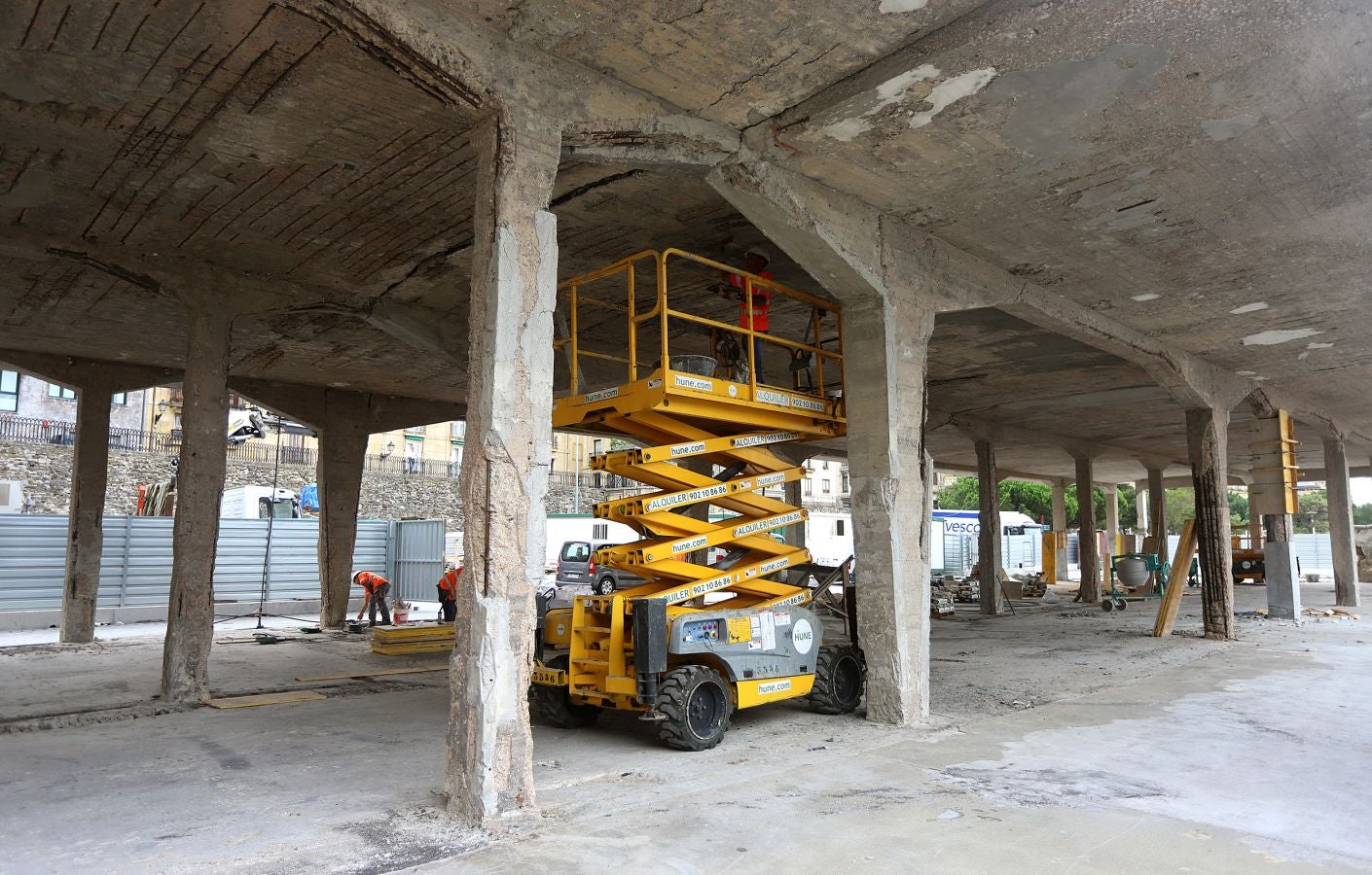 Los 'arrantzales' han paseado a la Virgen del Carmen como homenaje a la gente de la mar