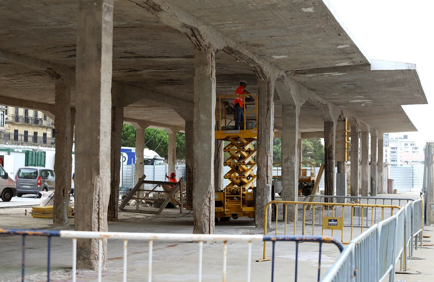 Los 'arrantzales' han paseado a la Virgen del Carmen como homenaje a la gente de la mar