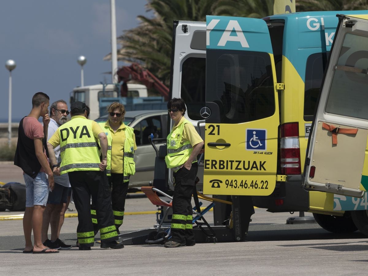 La DYA de Gipuzkoa ha celebrado su 45 aniversario con diferentes actividades en la explanada de Sagües