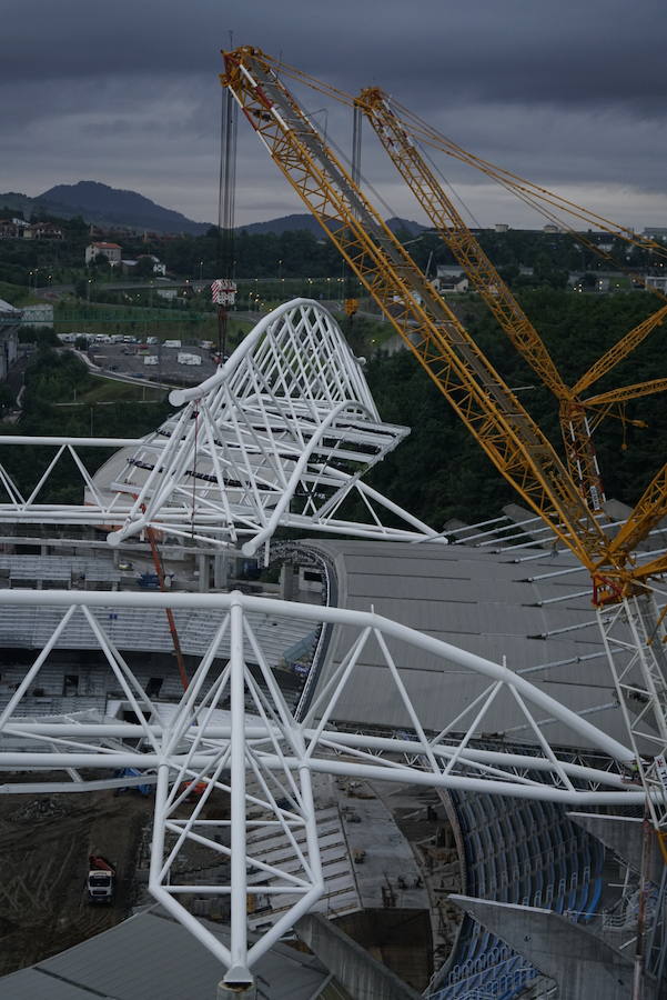 La previsión es que la megaestructura que caracterizará al estadio quede configurada a mediodía