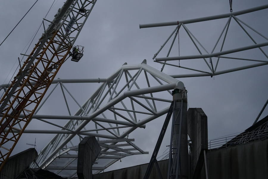La previsión es que la megaestructura que caracterizará al estadio quede configurada a mediodía