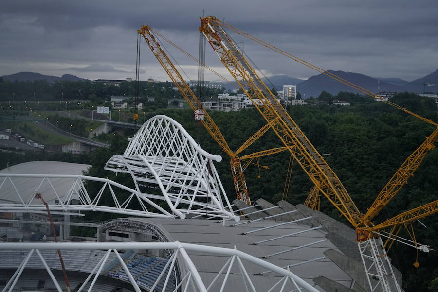 La previsión es que la megaestructura que caracterizará al estadio quede configurada a mediodía