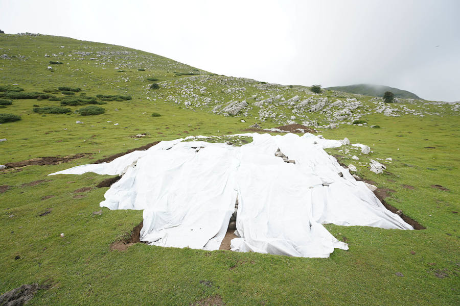 Lo que estaba catalogado como «túmulo» ha resultado ser una edificación -de planta aparentemente octogonal- que data de la época de los romanos. Concretamente, de entre los siglos I y III de nuestra era.