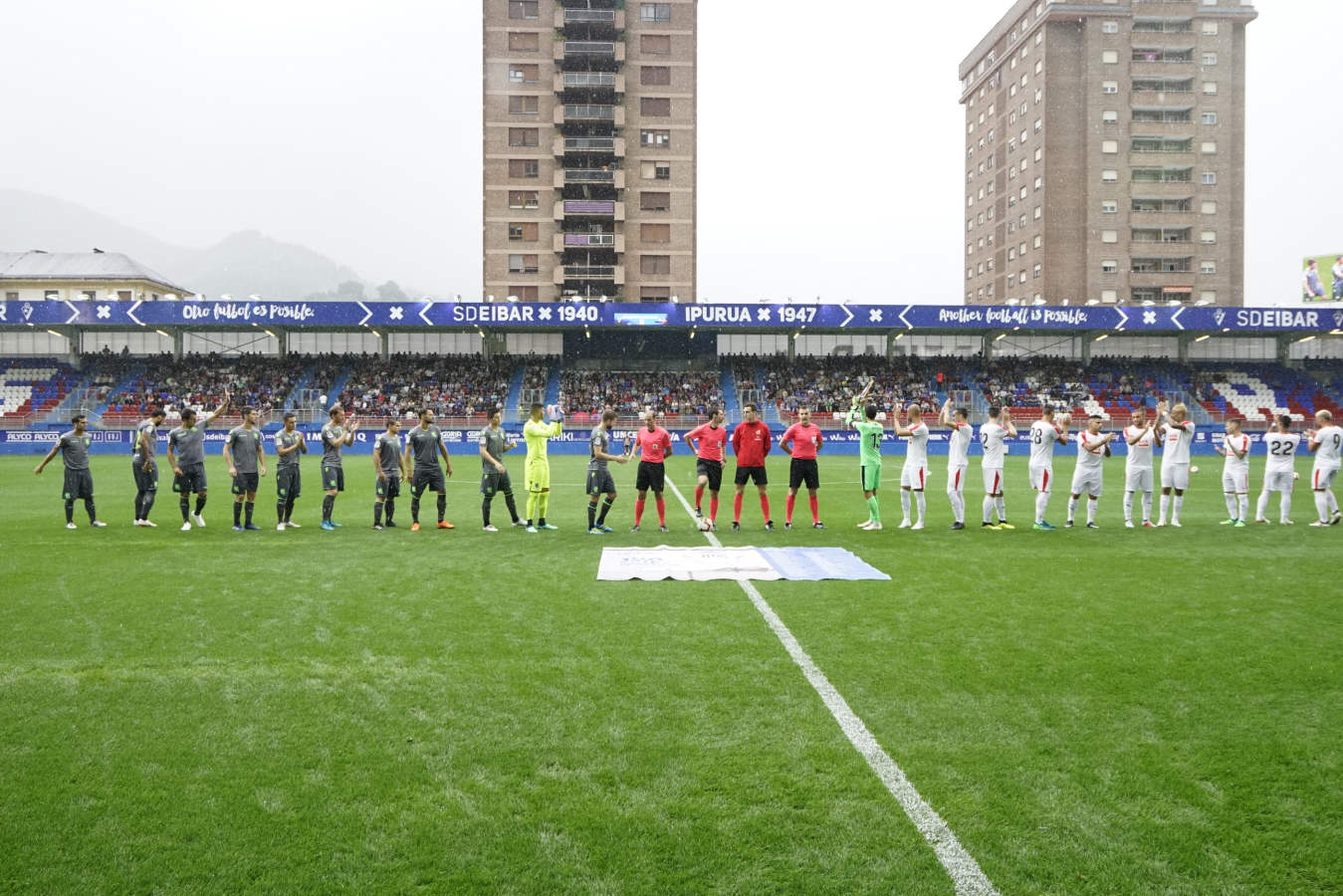 La pretemporada ya ha arrancado y con ella los amistosos. Este viernes el Eibar y la Real Sociedad se enfrentan en Ipurua. 