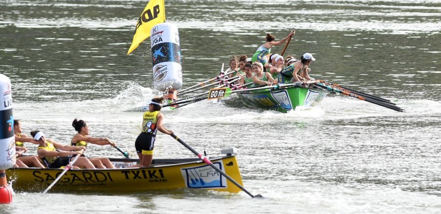 Las bateleras consiguen su séptima victoria consecutiva superando en siete segundos a Orio.