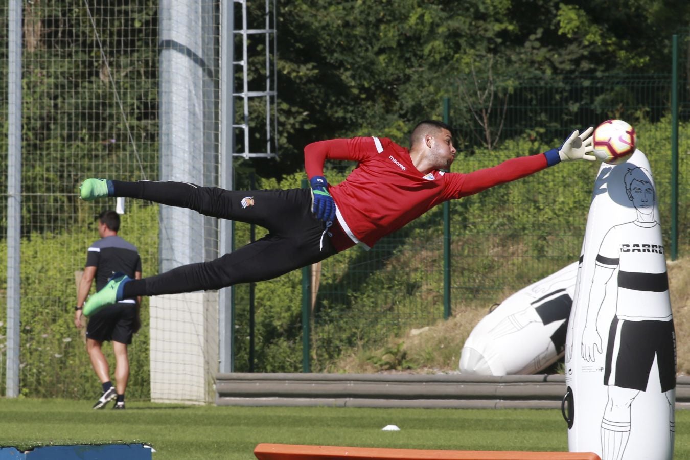El mexicano ha retomado los entrenamientos tras disfrutar de unos días de descanso consesuados con la Real Sociedad al haber participado en el Mundial