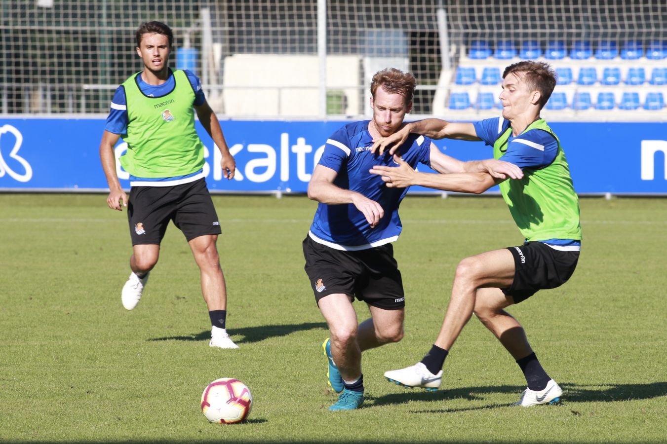 El mexicano ha retomado los entrenamientos tras disfrutar de unos días de descanso consesuados con la Real Sociedad al haber participado en el Mundial