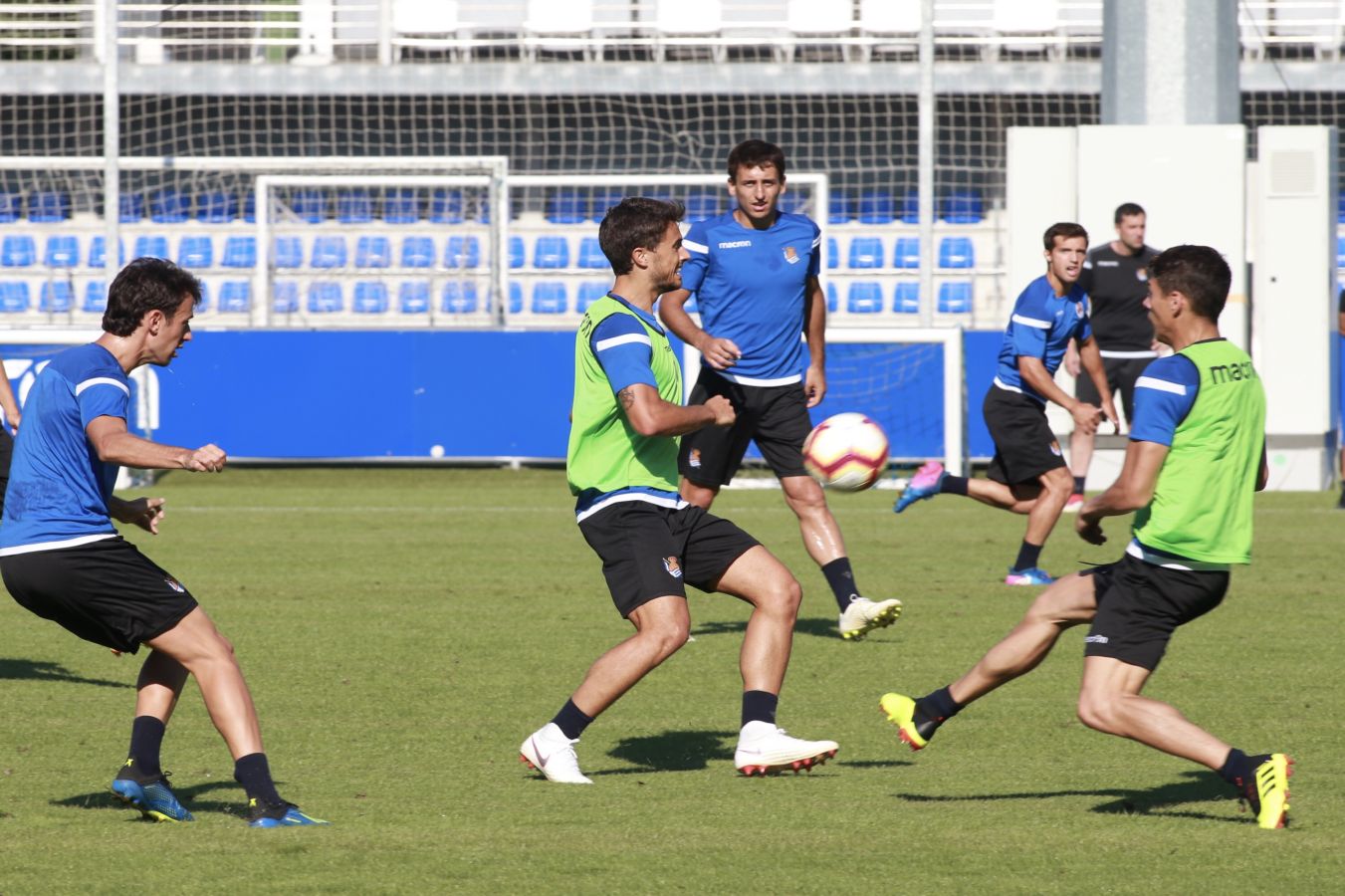 El mexicano ha retomado los entrenamientos tras disfrutar de unos días de descanso consesuados con la Real Sociedad al haber participado en el Mundial