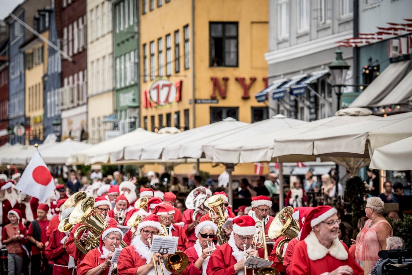 Este domingo se ha celebrado la 61ª conferencia anual de Papá Noel en Copenhague. Más de 150 Santa Claus se reunieron ayer en Dinamarca