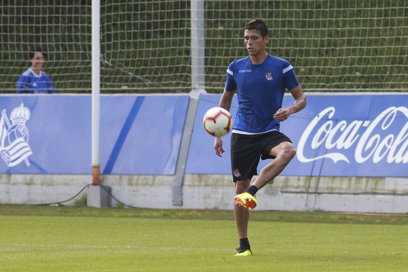 Mikel Merino y Imanol Agirretxe han iniciado el entrenamiento junto al resto del grupo, mientras que los centrales Raúl Navas y Héctor Moreno están en el José Luis Orbegozo haciendo carrera continua