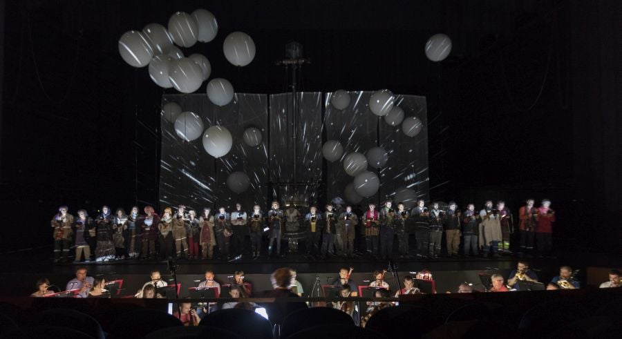 Ensayo general de La Fura dels Baus junto a la Orquesta Sinfónica de Bilbao este miércoles en el Kursaal