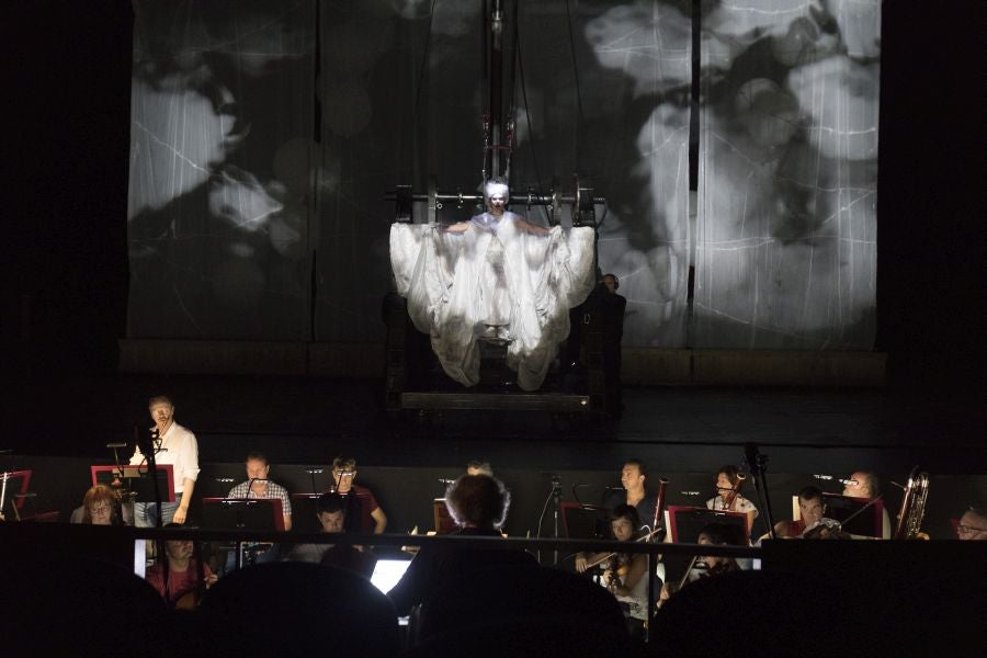 Ensayo general de La Fura dels Baus junto a la Orquesta Sinfónica de Bilbao este miércoles en el Kursaal