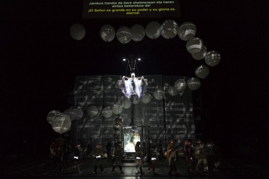 Ensayo general de La Fura dels Baus junto a la Orquesta Sinfónica de Bilbao este miércoles en el Kursaal
