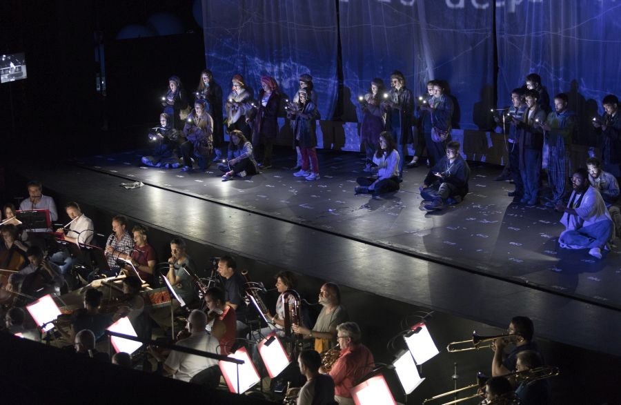 Ensayo general de La Fura dels Baus junto a la Orquesta Sinfónica de Bilbao este miércoles en el Kursaal