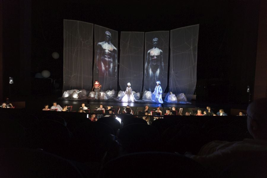 Ensayo general de La Fura dels Baus junto a la Orquesta Sinfónica de Bilbao este miércoles en el Kursaal