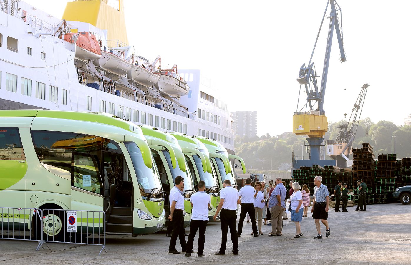 El lujoso Saga Pearl II ha atracado en el puerto de Pasaia este jueves 2 de agosto