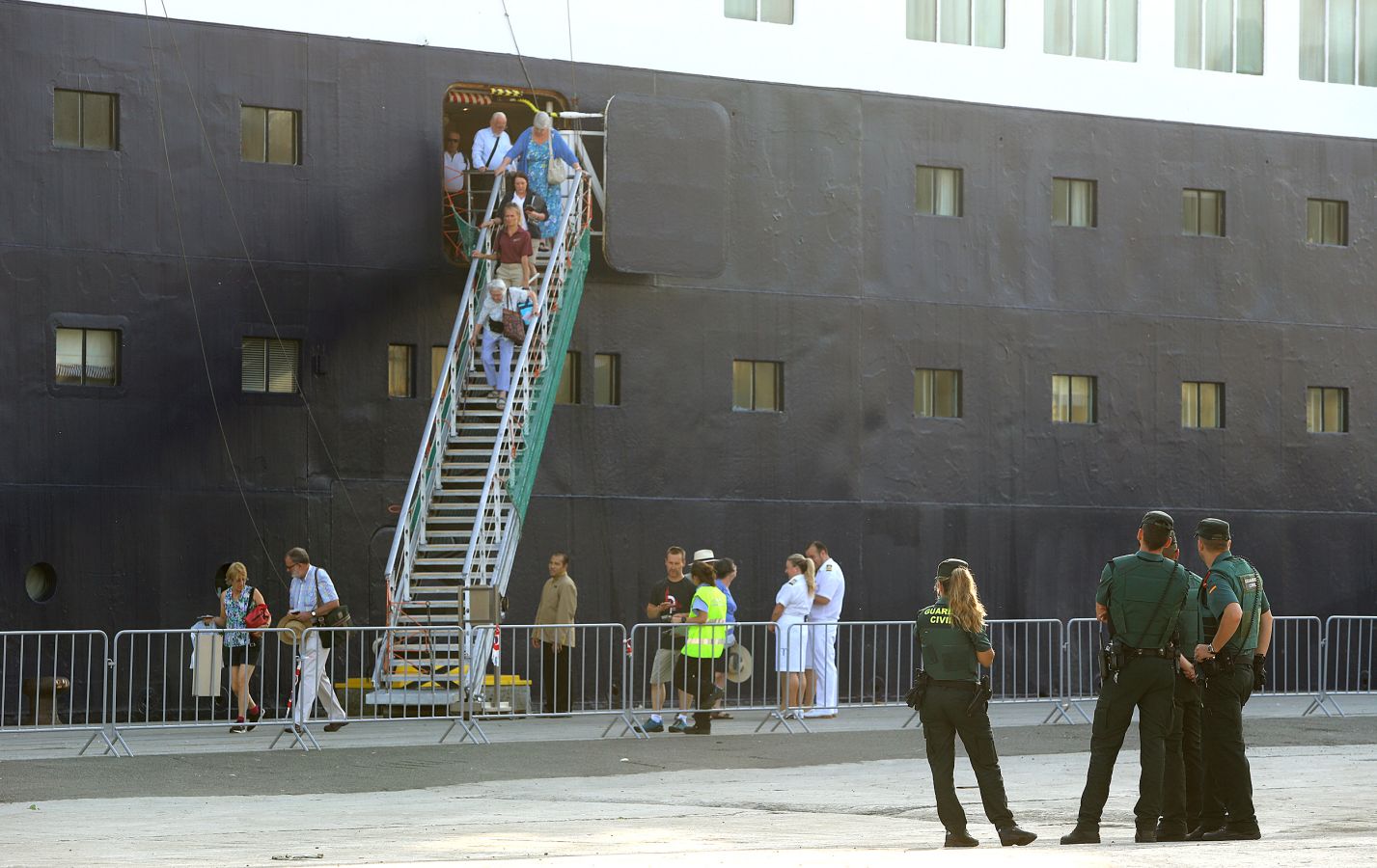 El lujoso Saga Pearl II ha atracado en el puerto de Pasaia este jueves 2 de agosto