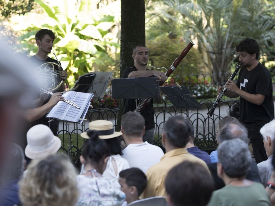 La jornada inaugural de la Quincena Musical llenó de música y danza la ciudad con doce propuestas que atrajeron a numeroso público 