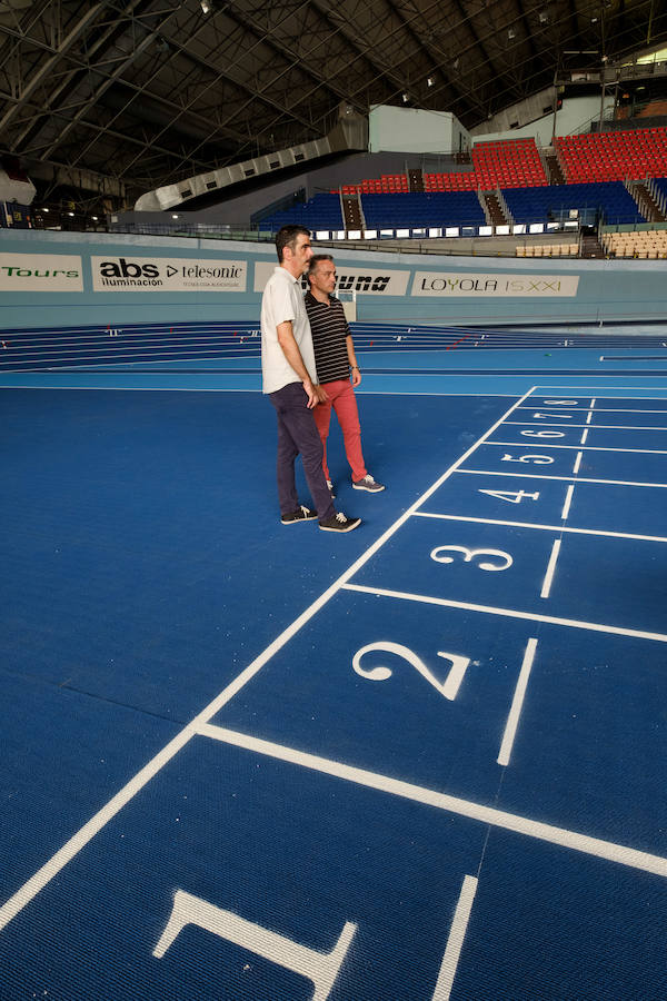 La instalación donostiarra ya luce sus dos tonos de azul, lista para acoger la nueva temporada de atletismo bajo techo