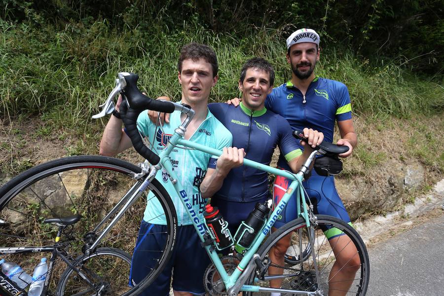 Un gran ambiente en la subida final de la clasica San Sebastián 2018, a los ciclistas no les faltará apoyo