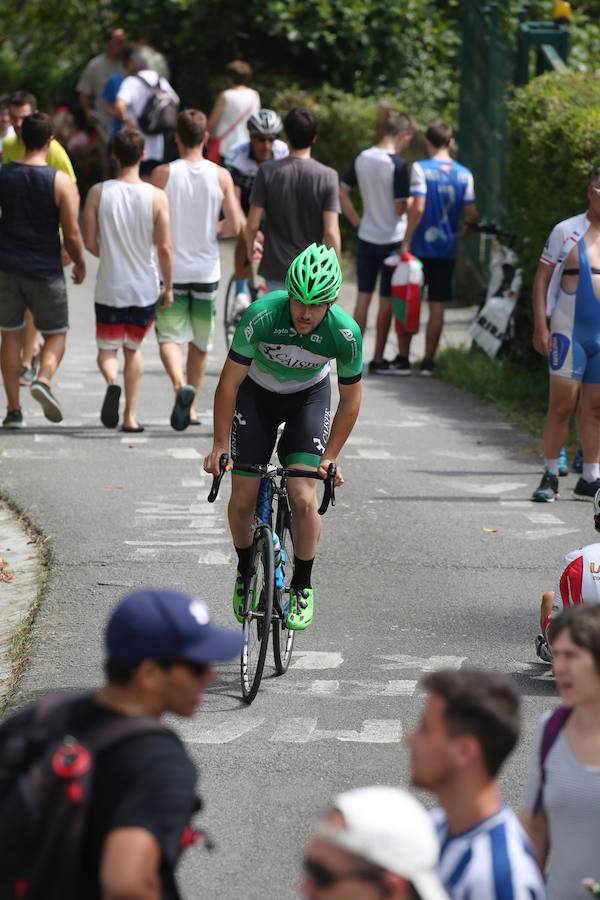 Un gran ambiente en la subida final de la clasica San Sebastián 2018, a los ciclistas no les faltará apoyo