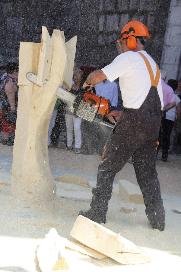 as fiestas de Itziar, las Kopraixak, comenzaron el sábado y concluirán el miércoles. Ayer celebraron uno de los actos más queridos por los itziartarras., el relacionado con el culto y devoción a la Virgen de Itziar. 