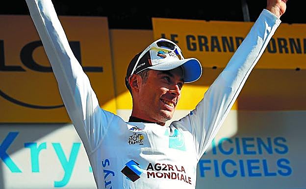 Pierre Roger Latour, con el maillot blanco de mejor joven en el pasado Tour de Francia. 