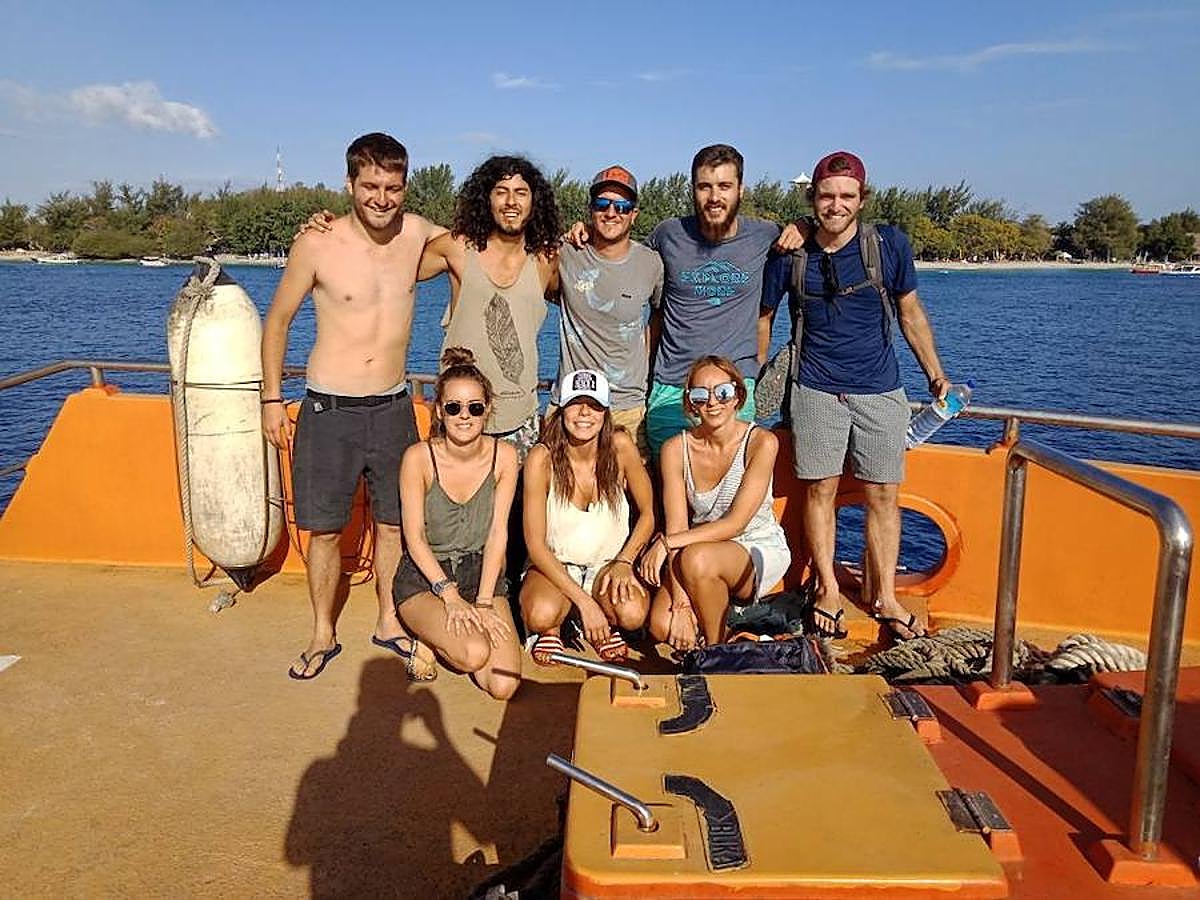 Maite Briz y Marlene Crespo, de izquierda a derecha, en la fila inferior.