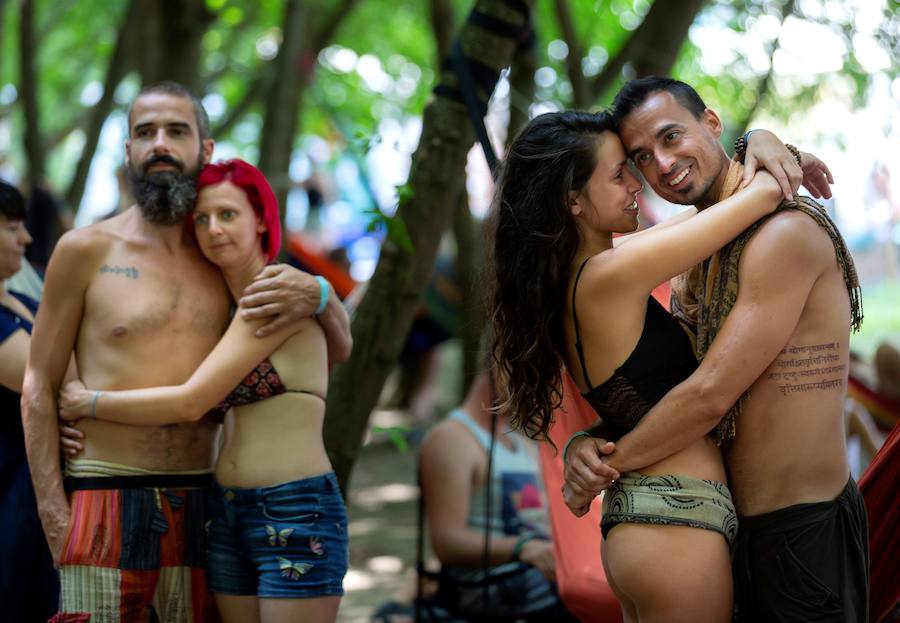 Cuarta edición del Festival Samsara en el distrito de Toreki en Siofok (Hungría). Los asistentes al festival disfrutan de la música y talleres de yoga así como conferencias de entrenadores de yoga, psicólogos, instructores, terapeutas, médicos y curanderos entre el 6 y el 12 de agosto de 2018.