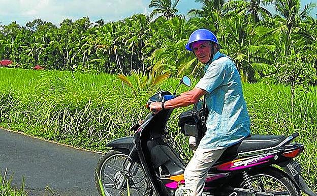 José Eladio Santacara, en uno de sus apasionantes viajes. 
