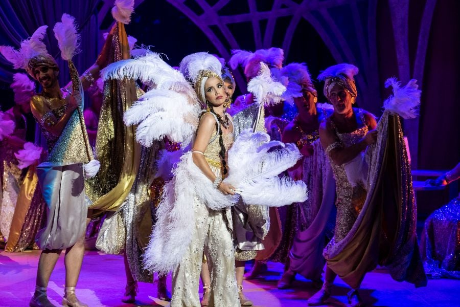 Paolo Arrivabeni dirige esta producción que se estrenó en mayo en Buenos Aires y transmite «las ganas de vivir queda la música de Rossini» 