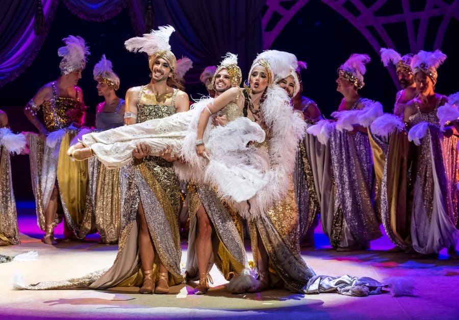 Paolo Arrivabeni dirige esta producción que se estrenó en mayo en Buenos Aires y transmite «las ganas de vivir queda la música de Rossini» 