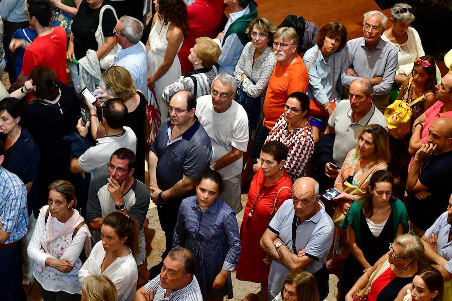 El obispo de San Sebastián, José Ignacio Munilla, ha presidido este martes la Santa Misa tras la cual se ha entonado la tradicional 'Salve' a la Virgen de Linitio Refice en la Basílica de Santa María de la capital guipuzcoana, en el marco de las celebraciones de la Semana Grande donostiarra