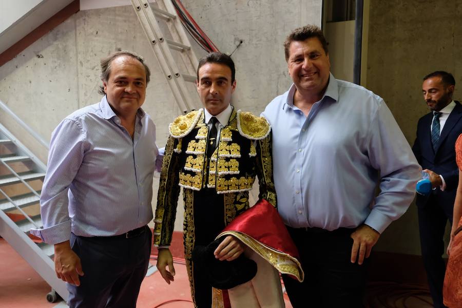 La ausencia de Cayetano ha convertido la corrida en un mano a mano entre Roca Rey y Enrique Ponce