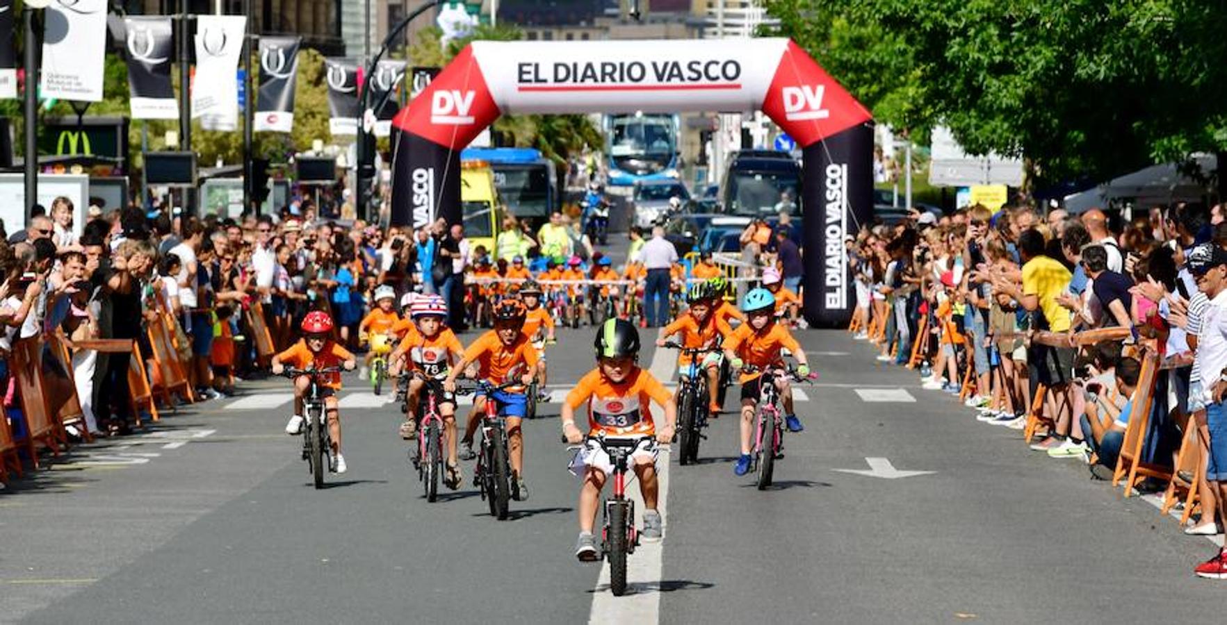 Los primeros participantes en la Bizikleta Festa ya dejaron atrás la infancia, pero la cantera, como sus energías, se renueva cada año