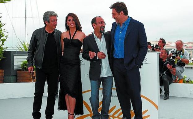 Darín, Cruz, Farhadi y Bardem, en Cannes. 