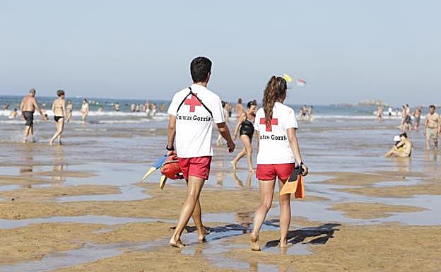 Los socorristas de las playas de Gipuzkoa desconvocan la huelga