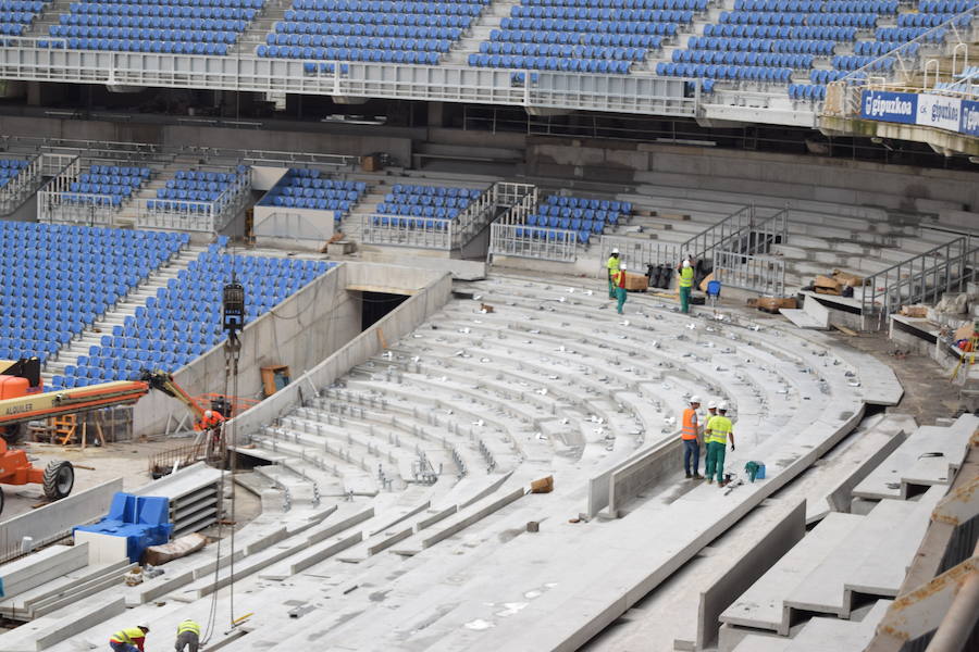El estadio de Anoeta ya muestra en buena parte cómo estará el día de su reapertura, el 15 de septiembre, ante el F.C. Barcelona