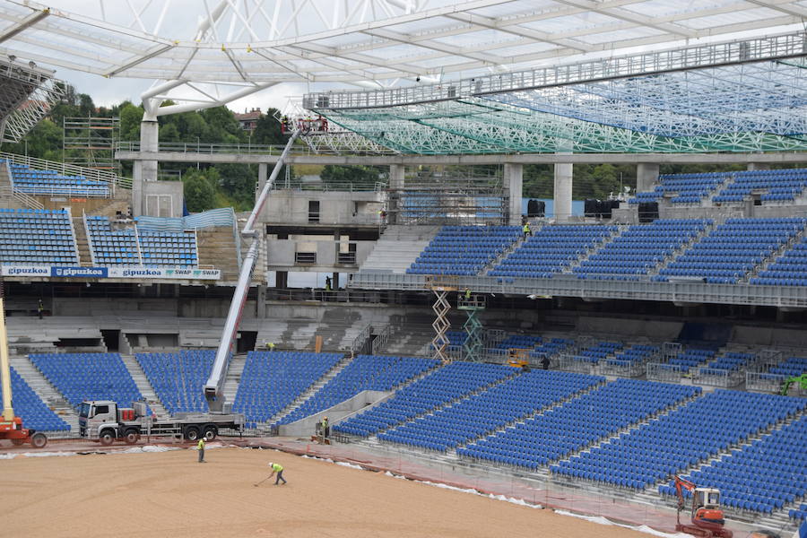 El estadio de Anoeta ya muestra en buena parte cómo estará el día de su reapertura, el 15 de septiembre, ante el F.C. Barcelona