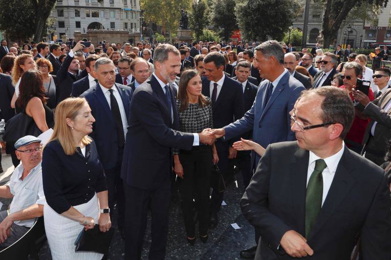 Barcelona recuerda a las víctimas de los atentados de Las Ramblas y Cambrils un año después.