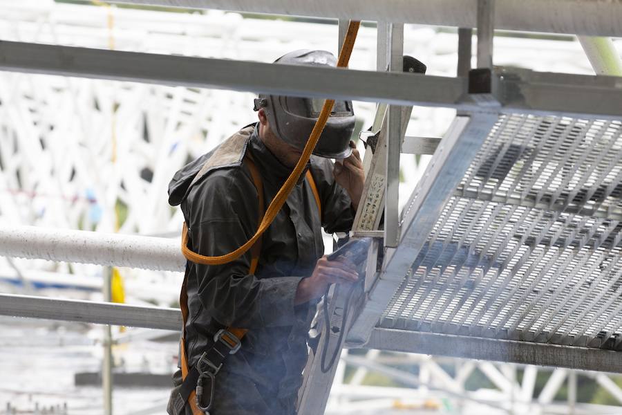A poco menos de un mes de su reestreno, las obras del estadio de Anoeta presentan grandes avances en los últimos días. Todo estará listo para el Real Sociedad - F.C. Barcelona del próximo 15 de septiembre.