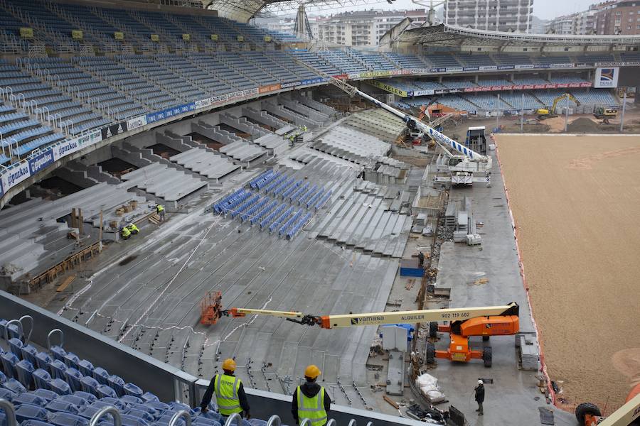 A poco menos de un mes de su reestreno, las obras del estadio de Anoeta presentan grandes avances en los últimos días. Todo estará listo para el Real Sociedad - F.C. Barcelona del próximo 15 de septiembre.