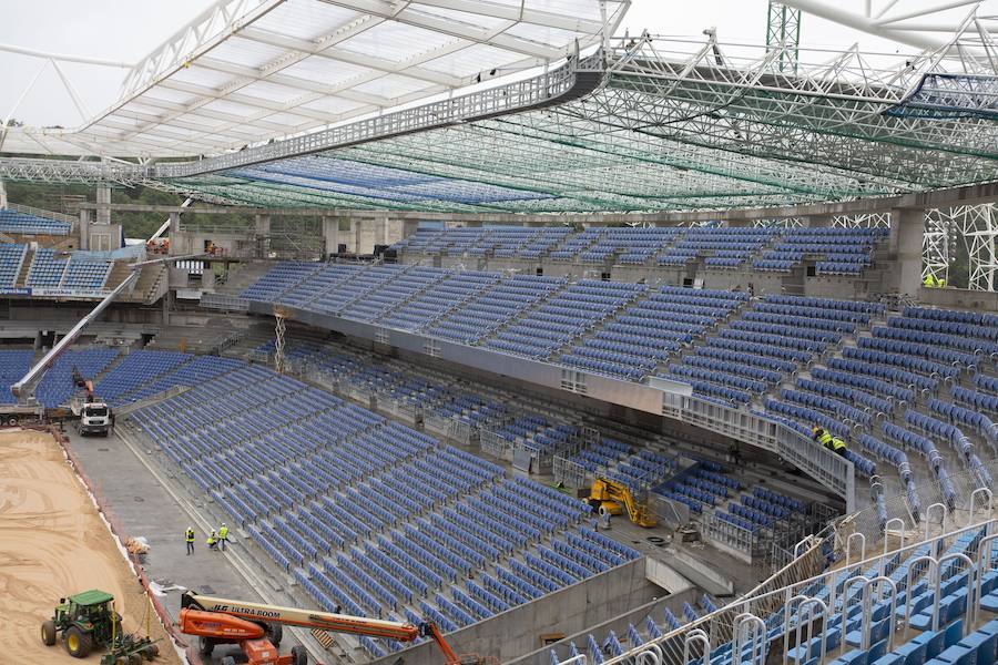 A poco menos de un mes de su reestreno, las obras del estadio de Anoeta presentan grandes avances en los últimos días. Todo estará listo para el Real Sociedad - F.C. Barcelona del próximo 15 de septiembre.