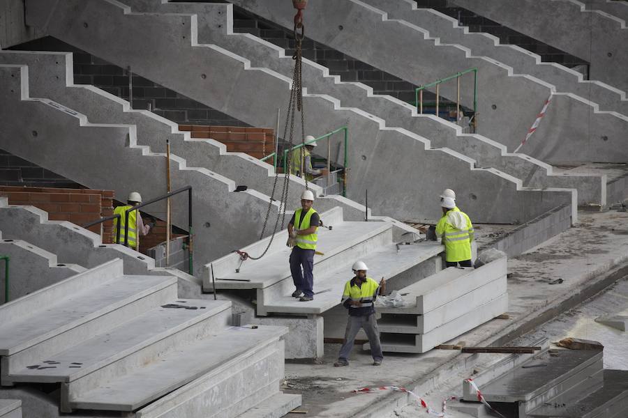 A poco menos de un mes de su reestreno, las obras del estadio de Anoeta presentan grandes avances en los últimos días. Todo estará listo para el Real Sociedad - F.C. Barcelona del próximo 15 de septiembre.