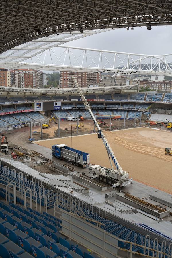 A poco menos de un mes de su reestreno, las obras del estadio de Anoeta presentan grandes avances en los últimos días. Todo estará listo para el Real Sociedad - F.C. Barcelona del próximo 15 de septiembre.