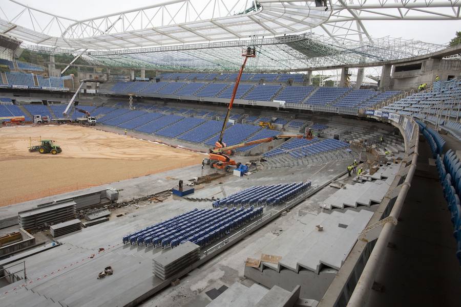 A poco menos de un mes de su reestreno, las obras del estadio de Anoeta presentan grandes avances en los últimos días. Todo estará listo para el Real Sociedad - F.C. Barcelona del próximo 15 de septiembre.