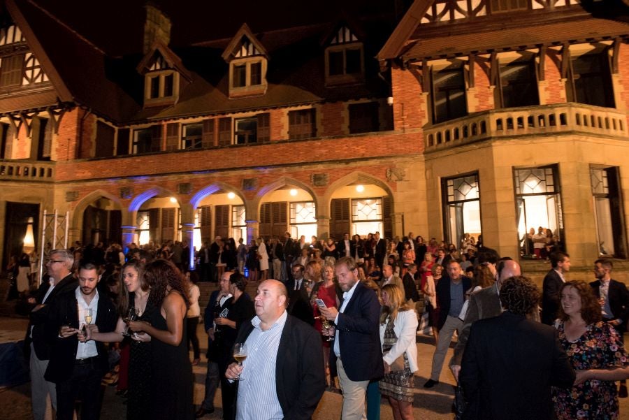 La tradicional fiesta de Teledonosti en el Palacio Miramar de San Sebastián volvió a congregar a diversos representantes de la sociedad guipuzcoana. 