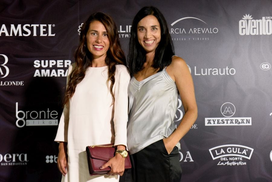 Los invitados pudieron disfrutar de los fuegos artificiales desde los jardines del palacio y comentarlos en lo que fue una divertida y 'glamourosa' fiesta en la que no faltó el buen humor.