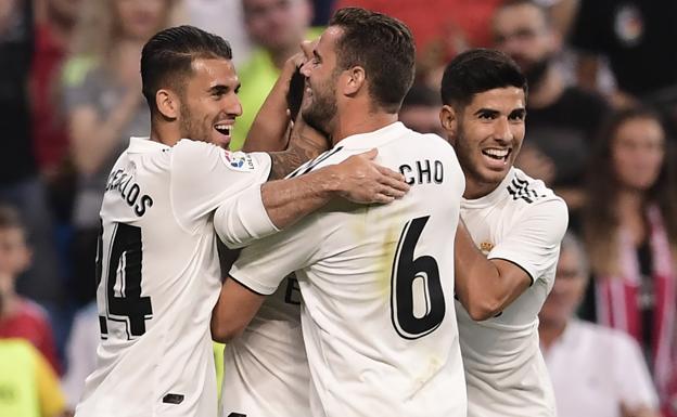 Un Madrid serio comienza con sonrisa