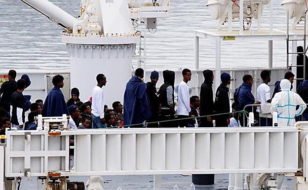 Imagen principal - Imágenes del barco. 